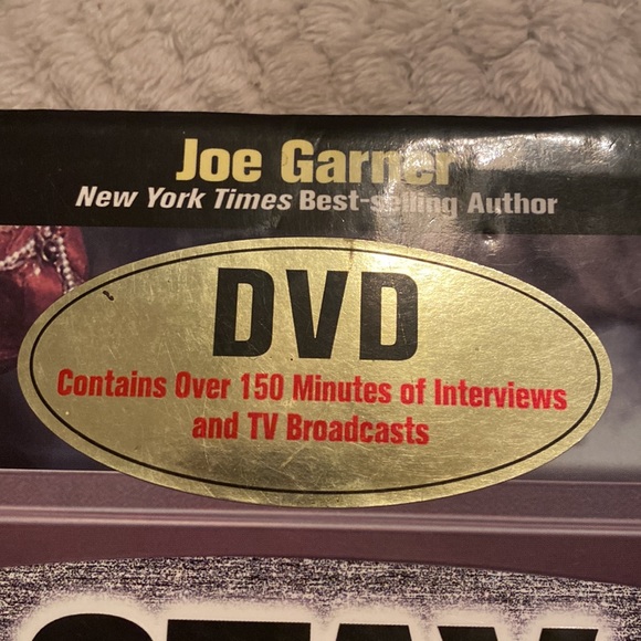 2002 Stay Tuned-Television's Unforgettable Moments Hardcover With DVD & Two CD's - Picture 3 of 8